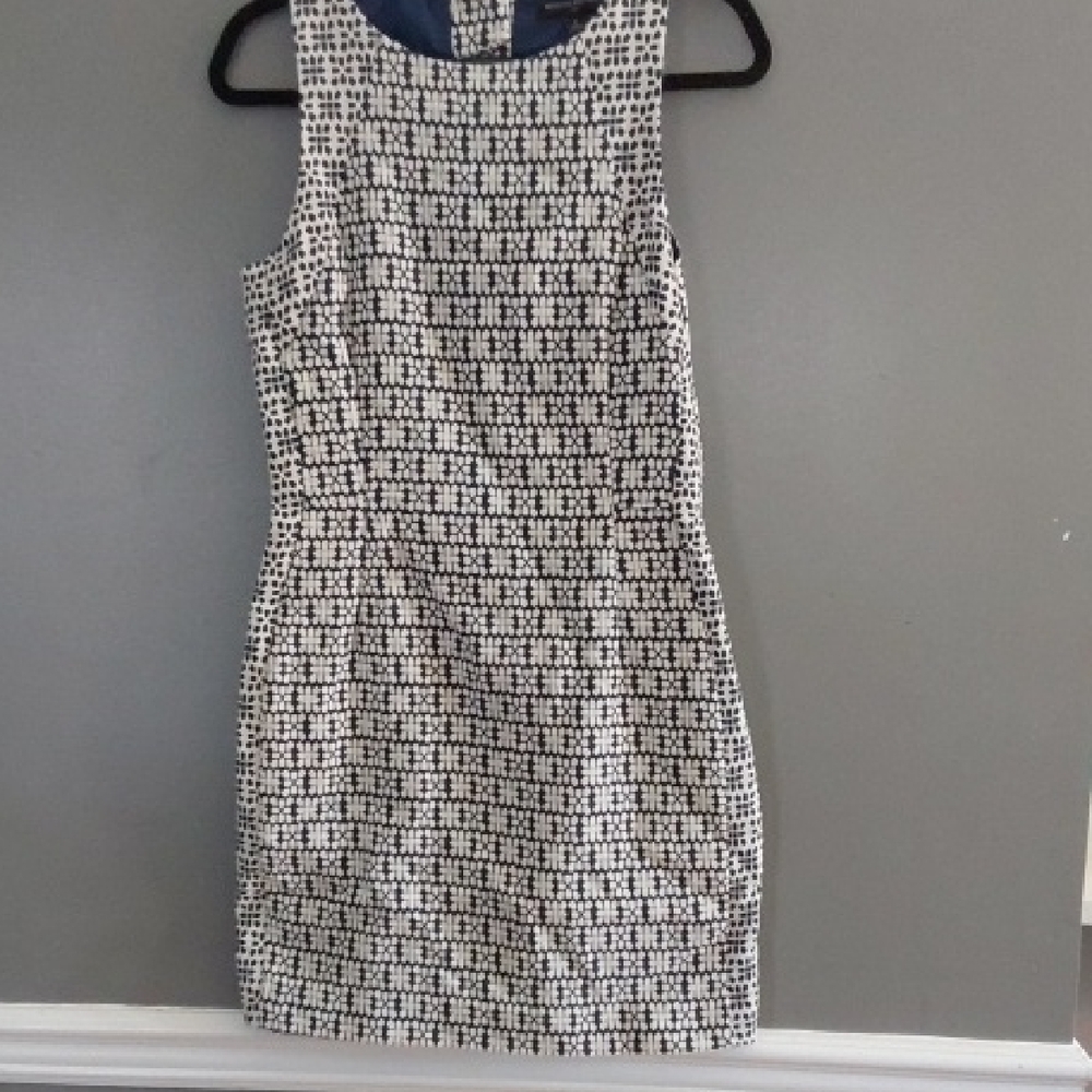 Banana Republic Black and White Sleeveless Patterned Sheath Dress